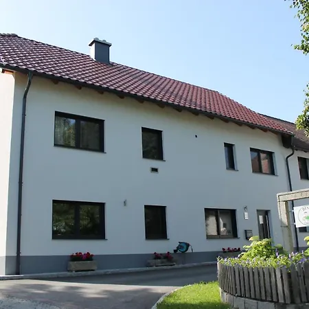 Desl's Little Farm Apartman